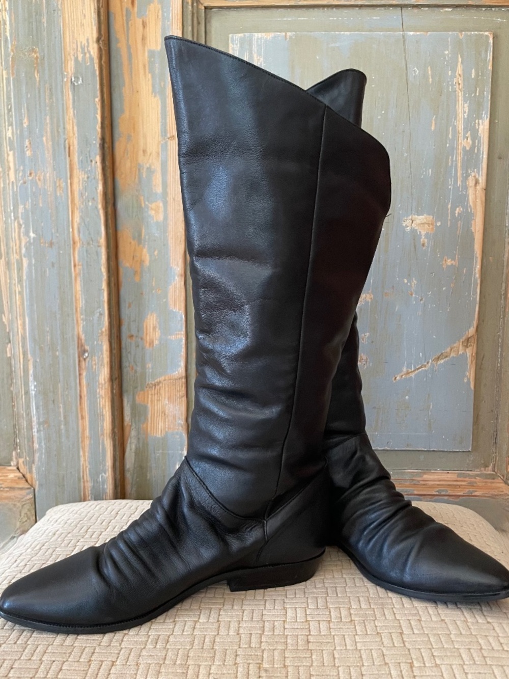 Vintage 80’s Black Leather Fold-Over Slouch Boots|Pointed Toe Low Heel | S7M